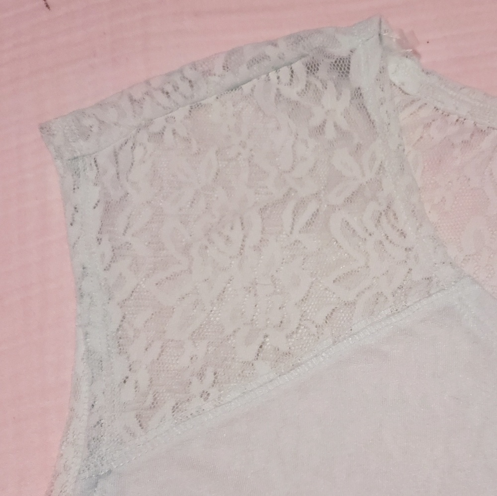 Lace Back PINK Tee - Picture 4 of 5